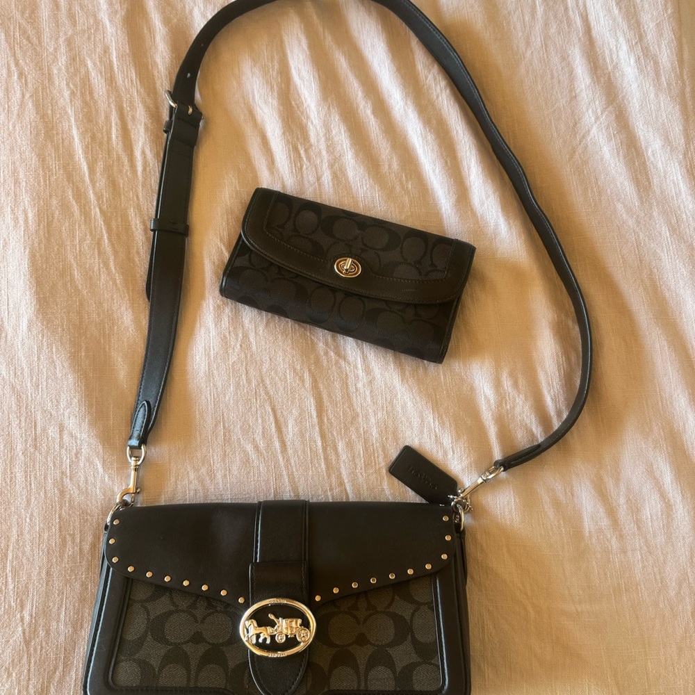 Coach Georgie Shoulder Bag Studded in black (matching Wallet)
